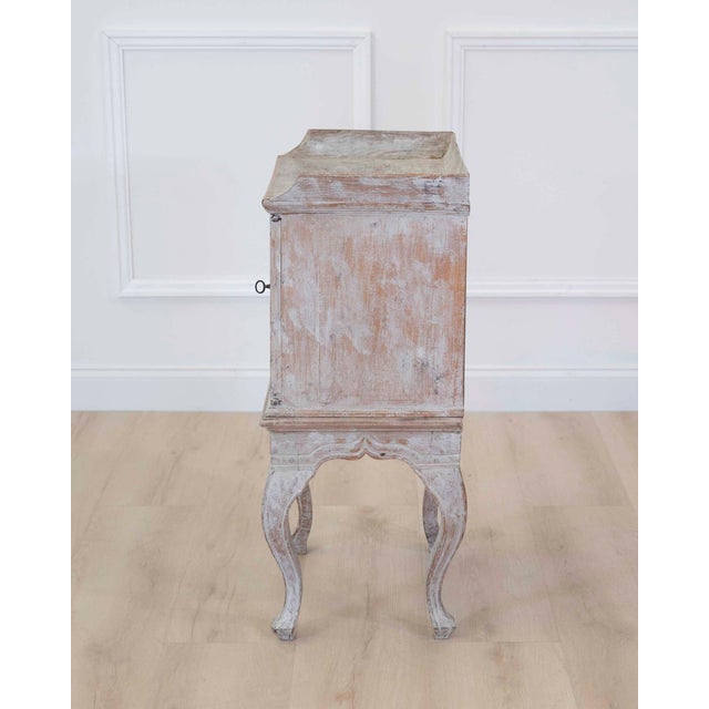 18th Century Rococo Nightstand in Later Grey Paint For Sale In Atlanta - Image 6 of 9
