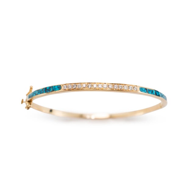 Modern Ladies 14k Yellow Gold 1.27ctw Diamonds & Turquoise Hinged Bangle Bracelet For Sale - Image 3 of 8