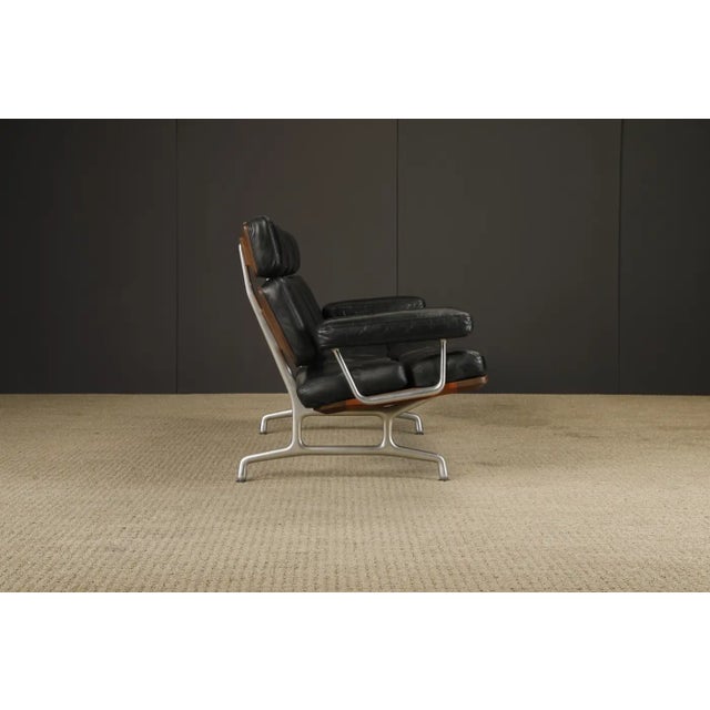 An icon of American modernism and one of the most refined seating designs of the 20th century, this is the celebrated...