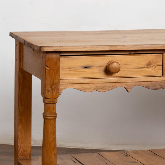 Brown 20th Century English Pine Console Table With Shelf For Sale - Image 8 of 13