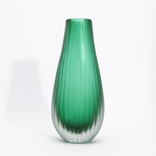 2020s Hand-Blown Murano Surpreme Vase in Emerald Green Tall For Sale - Image 5 of 12