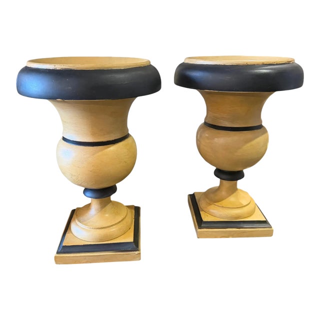 1930s Art Deco Black and White Ivory Lacquered Wood Italian Candlehloders For Sale