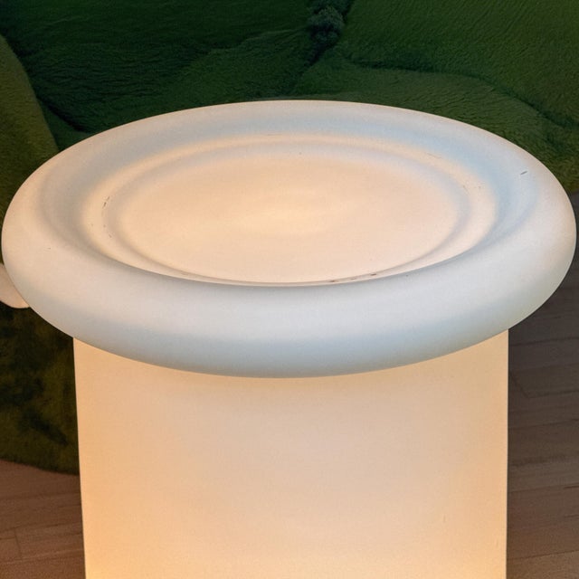 Vintage 1970s Italian Satin Opaline Glass Floor Lamp - Sculptural Illuminated Side Table - Space Age Matte Frosted Glass Pedestal Lamp For Sale - Image 9 of 18