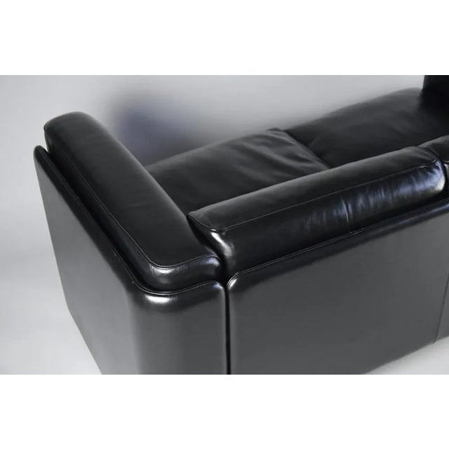 Poltrona Frau Italian Black Leather Sofa by Tito Agnoli for Poltrona Frau, 1994 For Sale - Image 4 of 12