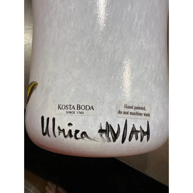 Contemporary 1990s Kosta Boda Vase Open Minds" 33.5cm Pink Vase With Face Designed by Ulrica Hydman-Vallien, Snake, Collectable, Signature, Art Glass For Sale - Image 3 of 5