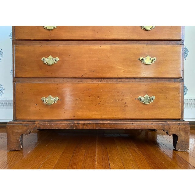Antique Early 1800s New England Neoclassical Cherry Chest of Drawers, Likely Connecticut River Valley For Sale - Image 4 of 13