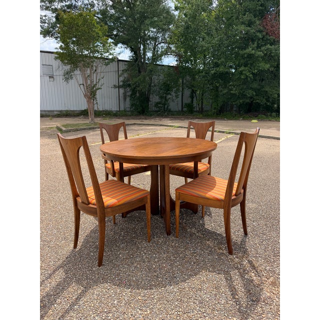 Broyhill Brasilia 1960s Restored Broyhill Brasilia Dining Table and 4 Chairs For Sale - Image 4 of 10