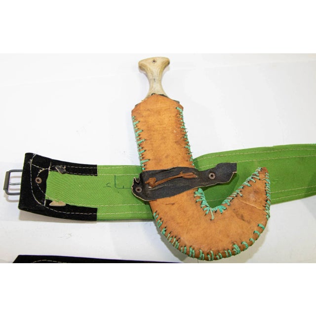 Mid 20th Century Middle Eastern Yemeni Jambiya Arabic Dagger With Belt For Sale - Image 5 of 12
