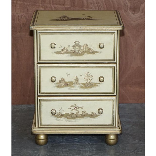 Vintage Chinese Cream & Gold Leaf Painted Bedside Table, Set of 2 For Sale - Image 3 of 18