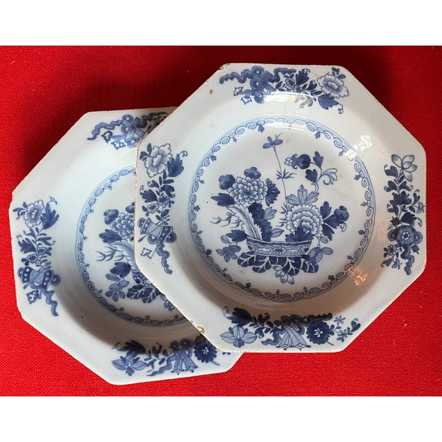 Antique 18th Century Blue & White Delft Chinoiserie Octagonal Soup Plates in the Chinese Export Style Circa 1750 - A Pair For Sale - Image 4 of 15