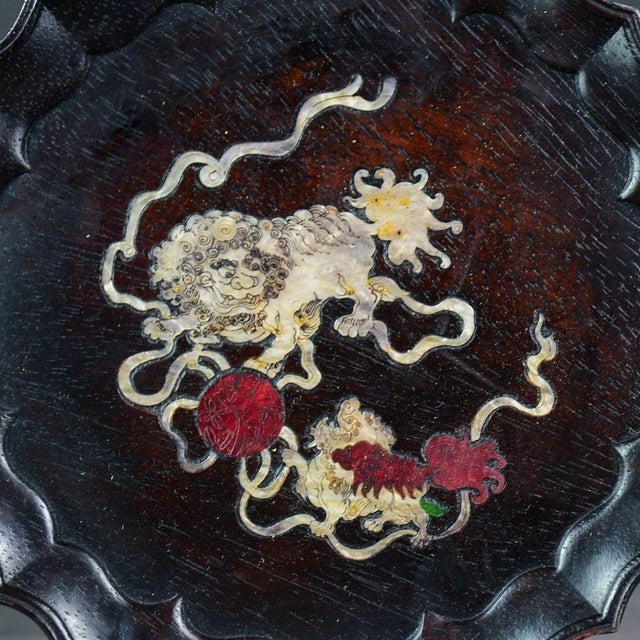1980s Vintage Chinese Zitan Wood Scalloped Tea Tray With Mother of Pearl Fu Lion & Ball Inlay For Sale - Image 5 of 10