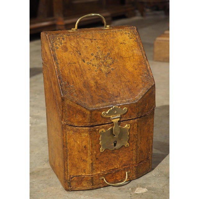 French 18th Century French Embossed Leather Letter Box, “Coffret a Courrier” For Sale - Image 3 of 17