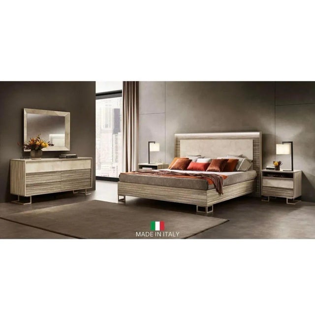 Luce 5-Piece Italian High Gloss Bedroom Set With Led Bed For Sale