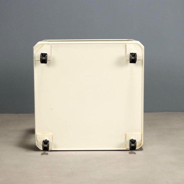 Plastic Coffee table by Alberto Rosselli for Kartell, 1970s For Sale - Image 7 of 8