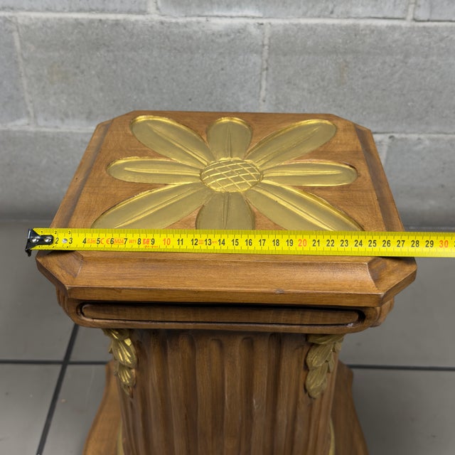 Brown Vintage Column Pedestal in Carved Wood For Sale - Image 8 of 11