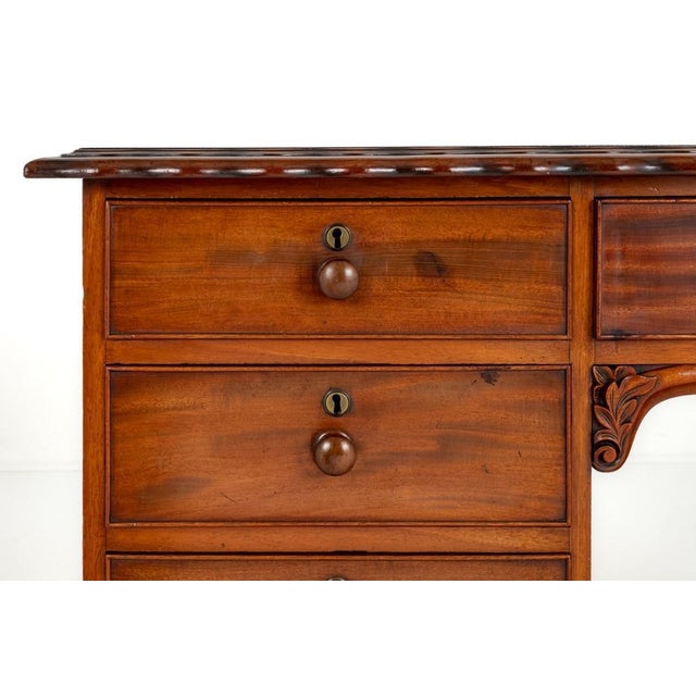 Victorian Pedestal Desk in Mahogany, 1850s For Sale - Image 3 of 9