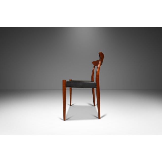 Burnt Orange Set of 6 Model Mk 310 Dining Chairs by Arne Hovmand-Olsen With Original Leatherette Seats, Denmark, Circa 1960's For Sale - Image 8 of 13