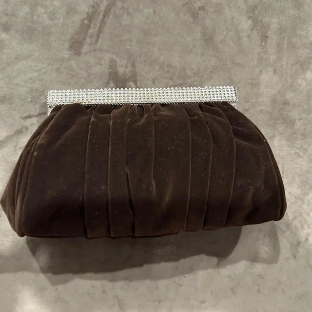 An Elegant 1980s Brown Suede and Rhinestones Italian Evening Bag For Sale - Image 12 of 18