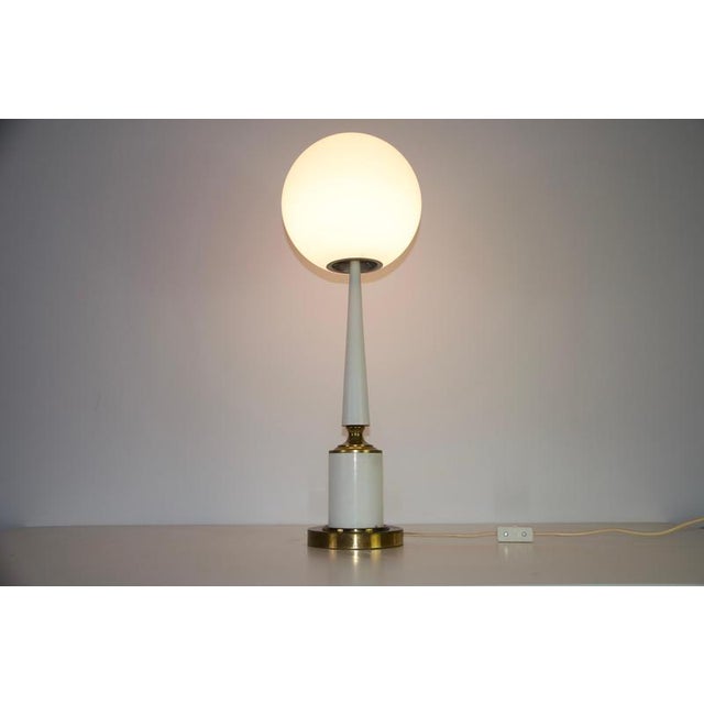 1960s Vintage Italian Table Lamp in White Metal and Opal Glass, 1960s For Sale - Image 5 of 15