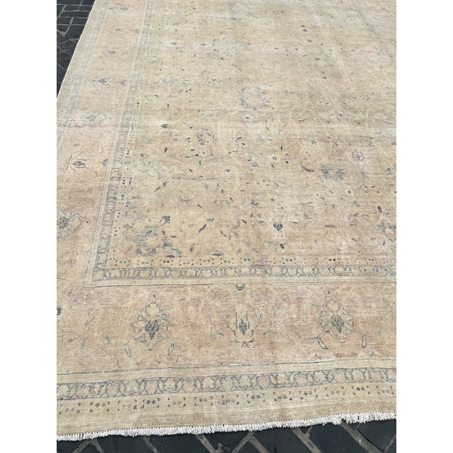 Very decorative fine hand knotted vintage Mahal carpet from 1930's in soft wool, and muted natural dyes