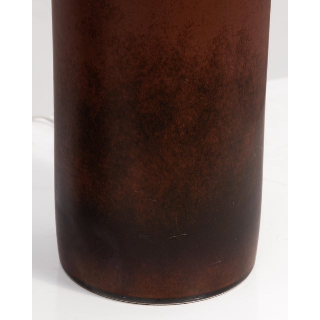 Lotte and Gunnar Bostlund Brown Cylindrical Table Lamps Model 1700 Marked a Pair For Sale - Image 13 of 16