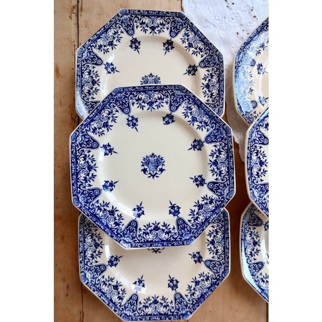 Ironstone Dinner Plates in Rouen Pattern from Longchamp, 1890s, Set of 6 For Sale - Image 6 of 11