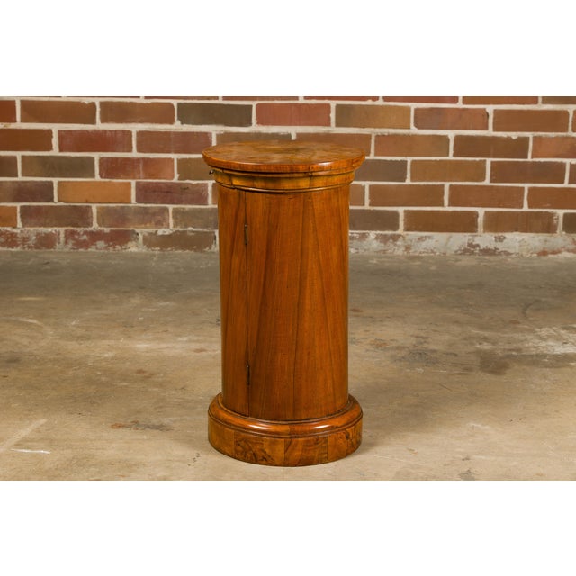 Brown Italian 19th Century Walnut Drum Table with Single Door and Bookmatched Top For Sale - Image 8 of 11