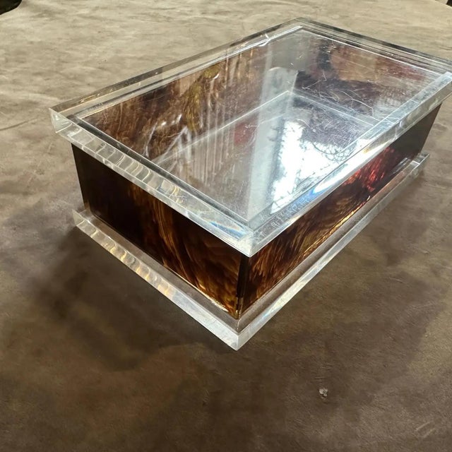 1970s Clear and Faux Tortoiseshell Lucite Vanity Box in the Manner of Dior Home For Sale - Image 6 of 11