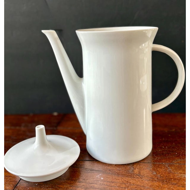 Mid-Century Modern Vintage Rosenthal Lienar Berlin Coffee Pot– Midcentury White China – 1960s MidMod German Porcelain For Sale - Image 3 of 6