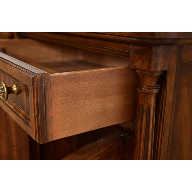 Wood Drexel Heritage French Regency Louis XVI Burl Wood Nightstands, Pair For Sale - Image 7 of 15