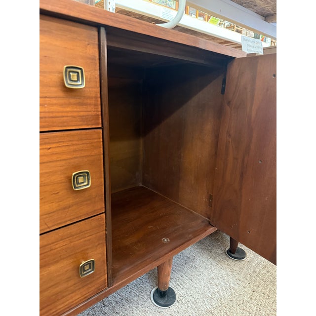 Brown 1970s Vintage Mid Century Modern Walnut Wood Credenza Buffet 3 Drawers With Milled Metallic Knobs For Sale - Image 8 of 9