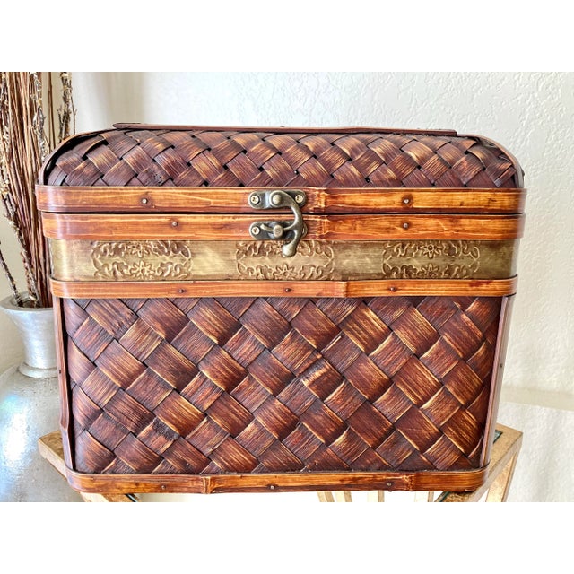 Late 20th-Century Handwoven Tabletop Rattan & Bamboo Wood Storage Box For Sale - Image 13 of 13