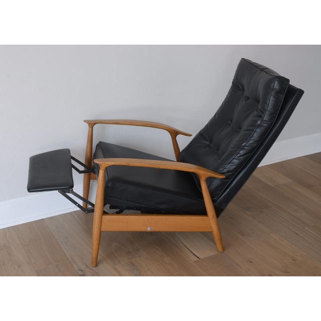 Wood 1950s MCM Milo Baughman for James Inc Reclining Lounge Chair For Sale - Image 7 of 18