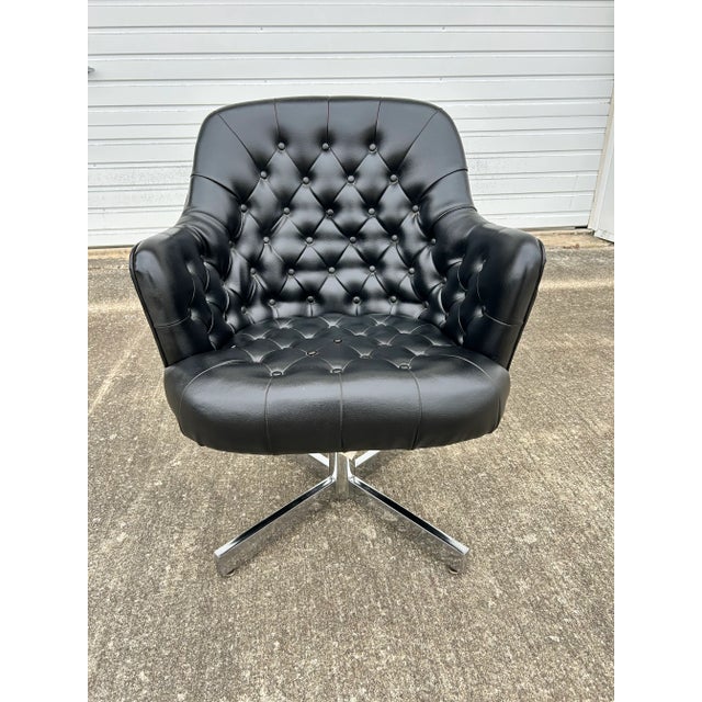 1950s 1950s Tufted Black Leather Swivel Chair for Davis Furniture For Sale - Image 5 of 17