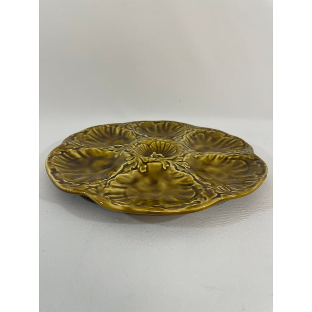 French Provincial 1950s French Gien Majolica Olive Green Oyster Plate For Sale - Image 3 of 16