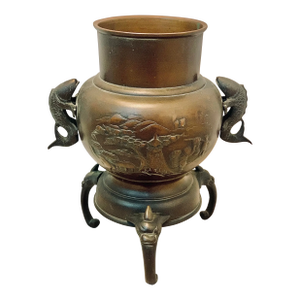 Antique Meiji Period Japanese Bronze Usabata Tripod Vase for Ikebana, Early 20th Century