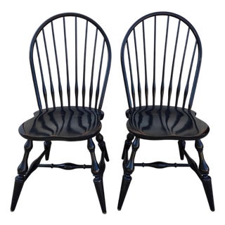 1990s 2 Nichols & Stone Windsor Side Chairs Bow Back Saddle Seat Distressed Country For Sale