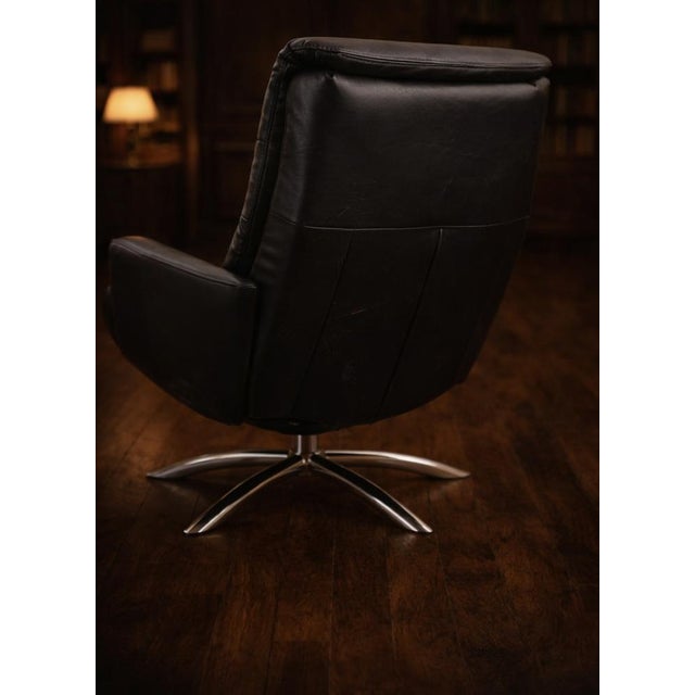 Vintage Black Leather Chair with Chrome X-Frame Base, 1980s, in Good conditions. Designed 1980 to 1989