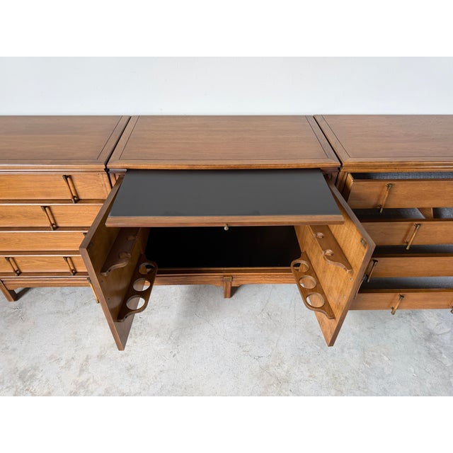 Long Mid Century Modern Thomasville Tamerlane Walnut Bar Credenza Sideboard Cabinet For Sale - Image 11 of 18