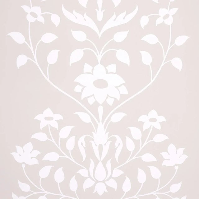 Schumacher Sample - Schumacher x Marie-Anne Oudejans Jaipur Mughal Flower Wallpaper in Neutral For Sale - Image 4 of 4