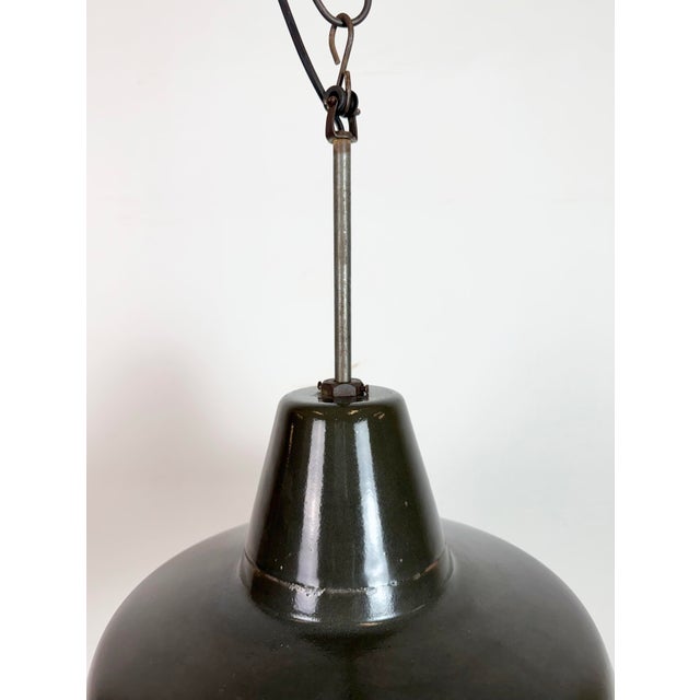 Mid-Century Modern Industrial Black Enamel Factory Lamp with Iron Top, 1950s For Sale - Image 3 of 18