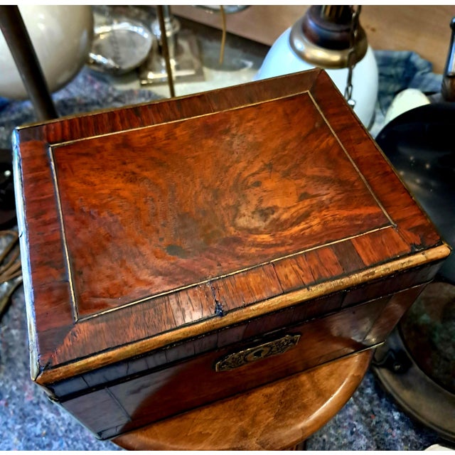 Small Victorian Travel Box in Mahogany and Brass, 1800s For Sale - Image 6 of 14