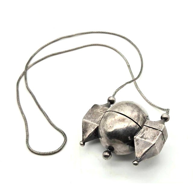 Indian Indian Sterling Silver Shiva Lingam "Casket" Pendant With Chain Necklace For Sale - Image 3 of 9