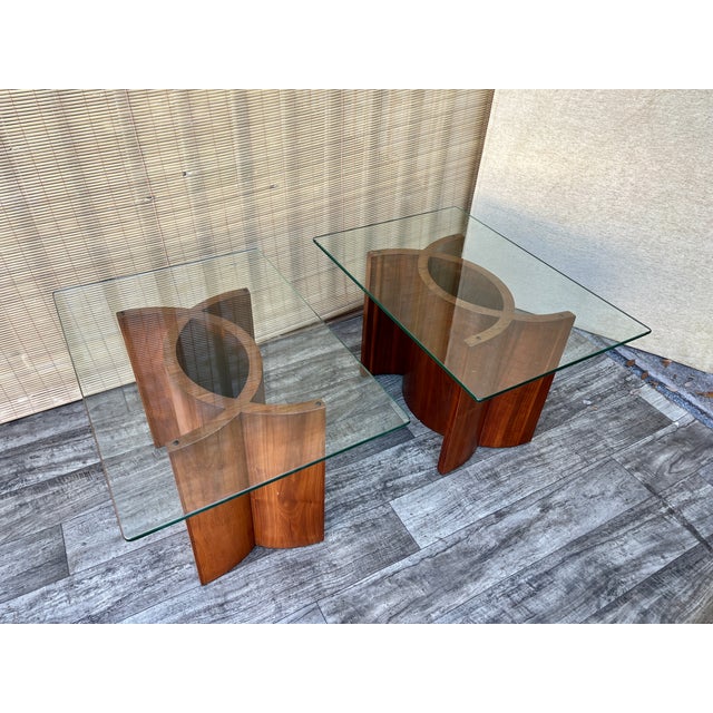 Vladimir Kagan Mid- Century Modern Scandinavian-Style Bent Wood Side Tables With Glass Tops. Circa 1960s For Sale - Image 4 of 18