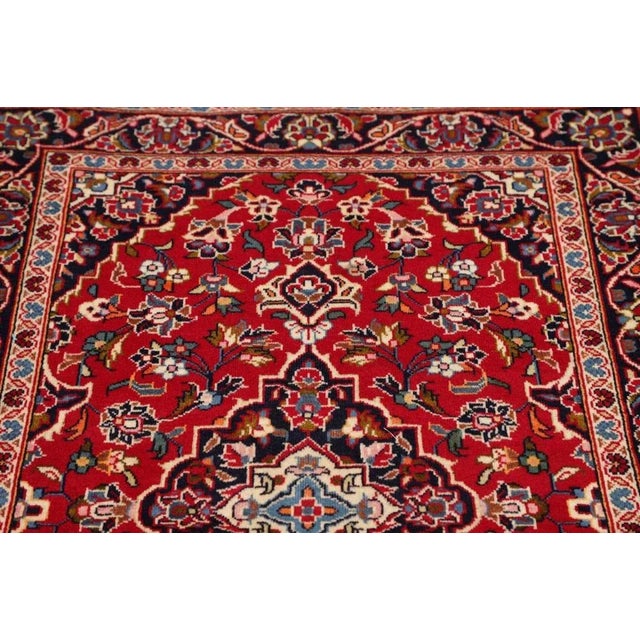 Kashan Rug in Hand-Knotted Virgin Wool For Sale - Image 8 of 11