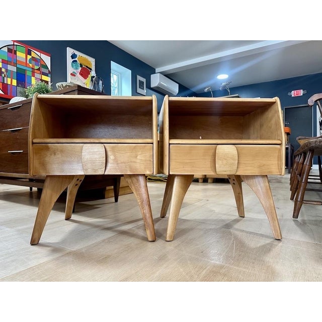 1940s Pair of Heywood Wakefield 'Kohinoor' Nightstands For Sale - Image 14 of 14