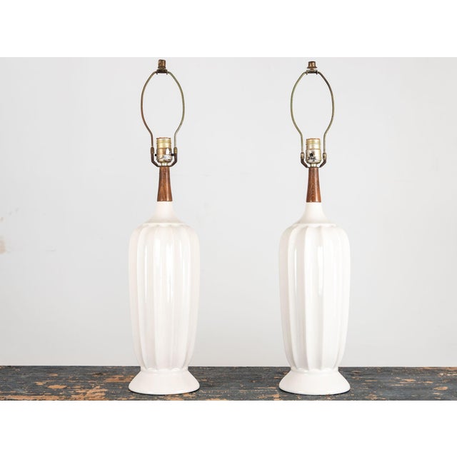 Mid Century White Ceramic and Walnut Table Lamp, Denmark 1960s For Sale In New York - Image 6 of 8