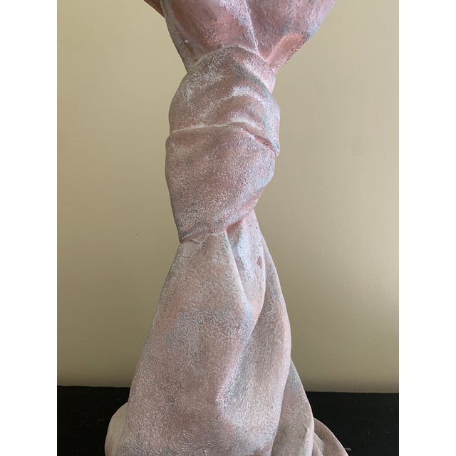1970s 1970s John Dickinson Style Trompe l'Oeil Knotted Draped Plaster Table Lamp For Sale - Image 5 of 11