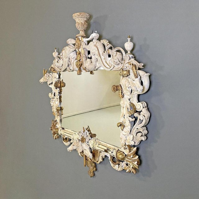 Vintage Italian White and Golden Wood Wall Mirror with Animal Decorations, 1990s For Sale - Image 3 of 16