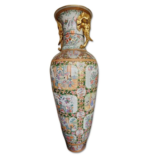 Pair of Monumental Chinese Famille Rose Palace Urns, Mid-20th Century For Sale - Image 4 of 17